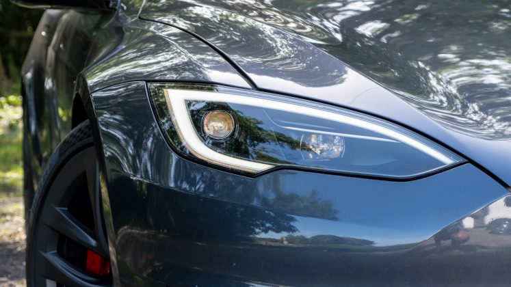 Tesla Model S Plaid headlights