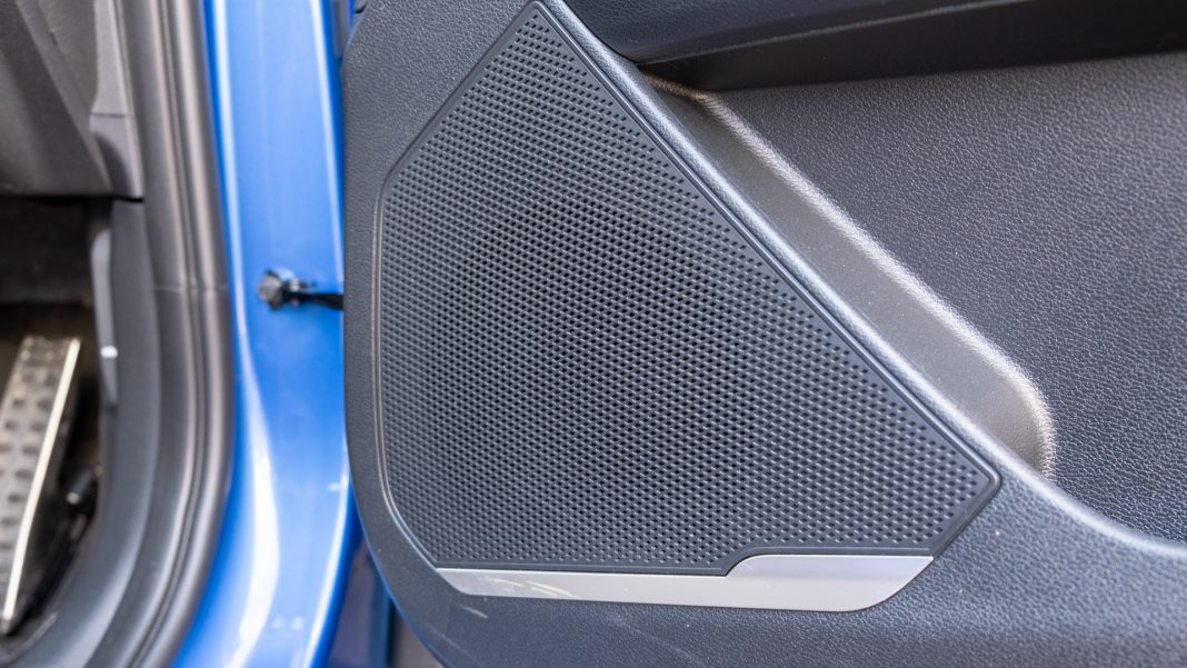 Kia Sportage front door speaker
