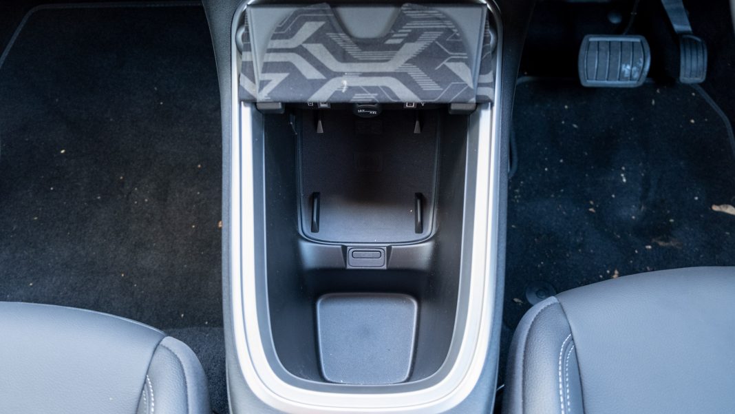 Jeep Avenger centre console