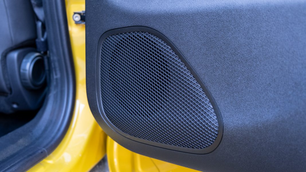 Jeep Avenger rear door speaker