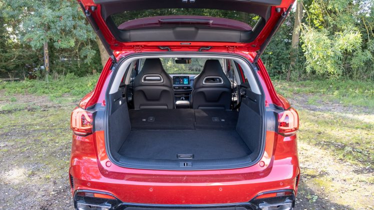 MG HS PHEV boot space