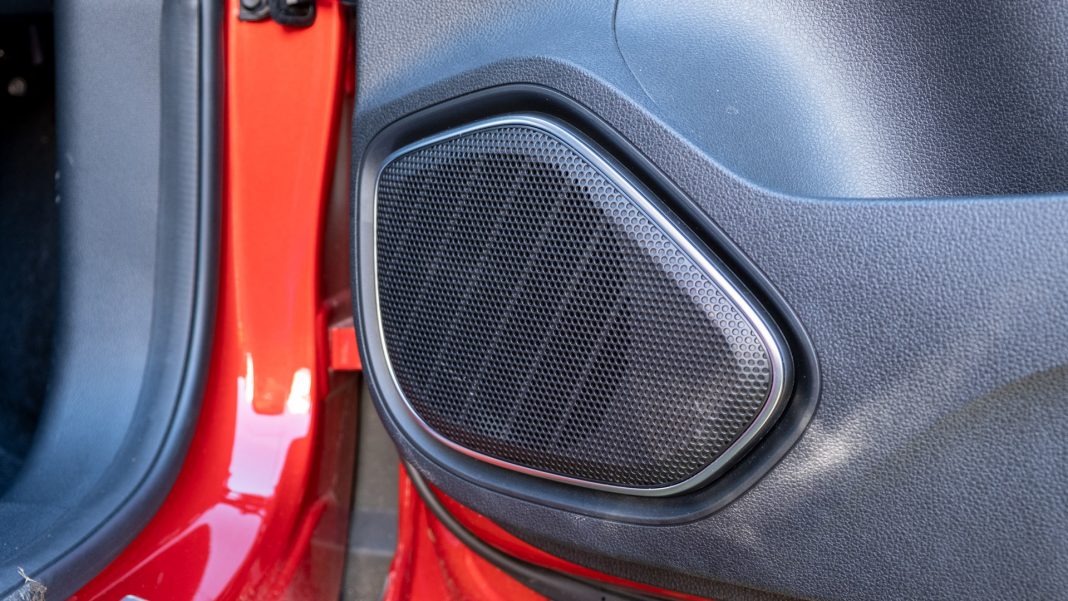 MG HS PHEV front door speaker