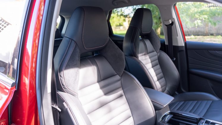 MG HS PHEV front seats