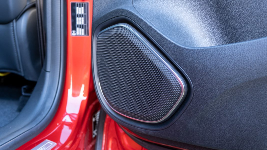 MG HS PHEV rear door speaker