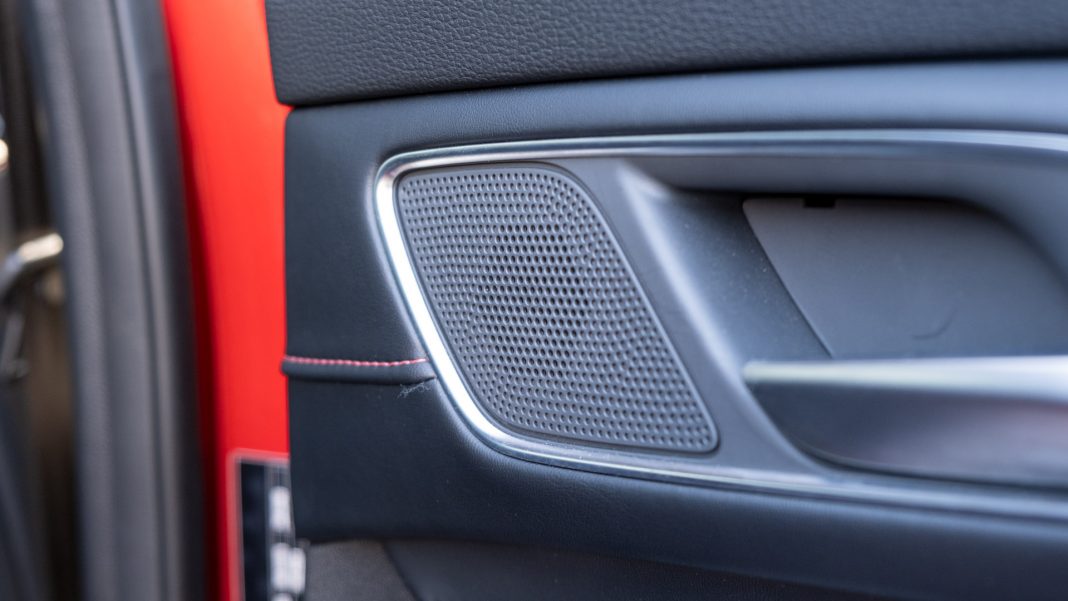 MG HS PHEV rear door tweeter missing