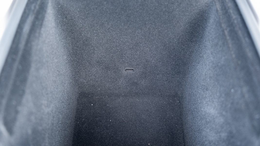 New Tesla Model 3 front USB