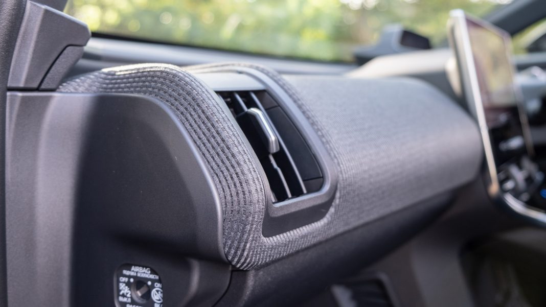 Subaru Solterra glove box