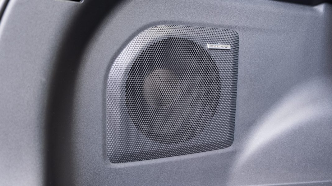 Subaru Solterra subwoofer