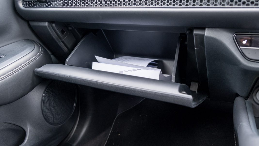 Honda ZR-V glove box