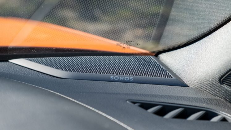 Audi Q3 TFSI e front speaker