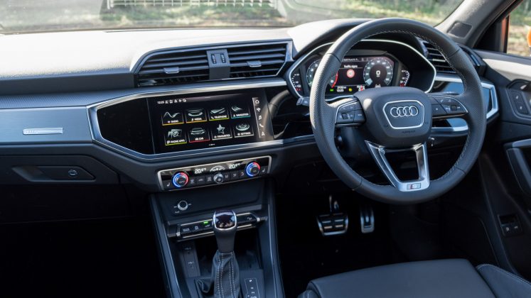 Audi Q3 TFSI e interior