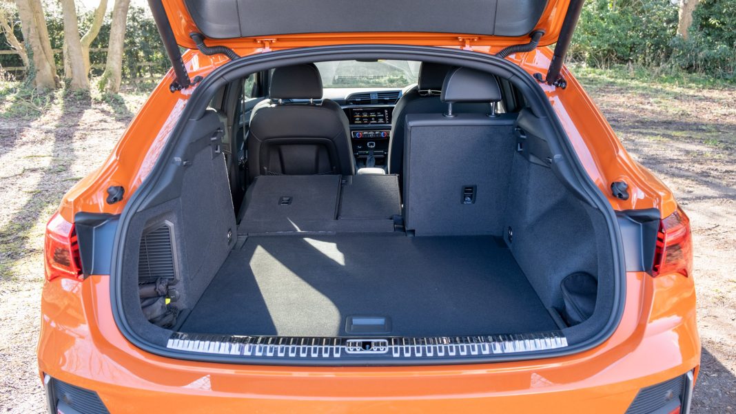 Audi Q3 TFSI e one seat down