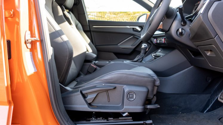 Audi Q3 TFSI e seat comfort