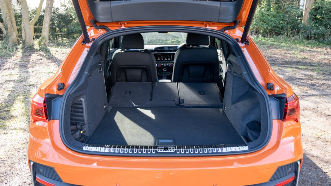 Audi Q3 TFSI e seats down