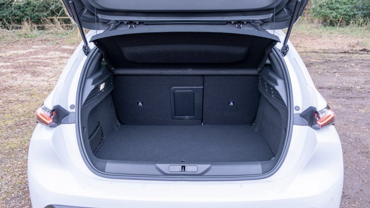 Peugeot e-308 boot space
