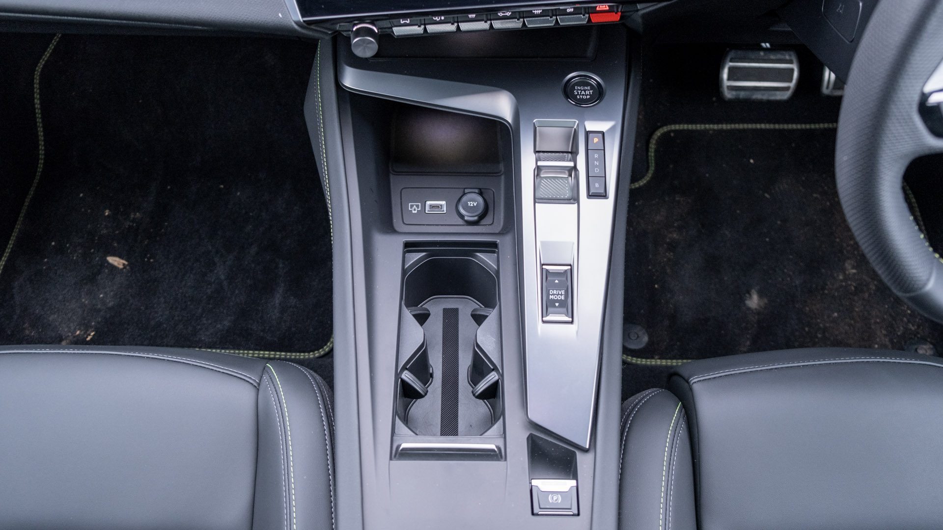 Peugeot e-308 centre console