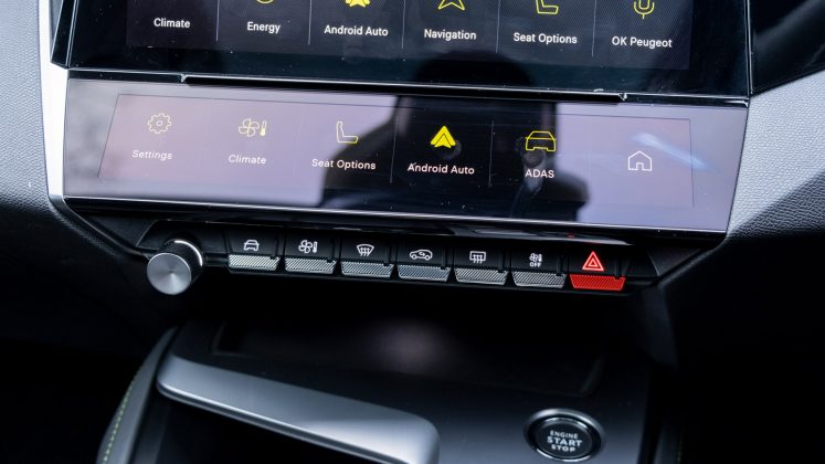 Peugeot e-308 dashboard buttons