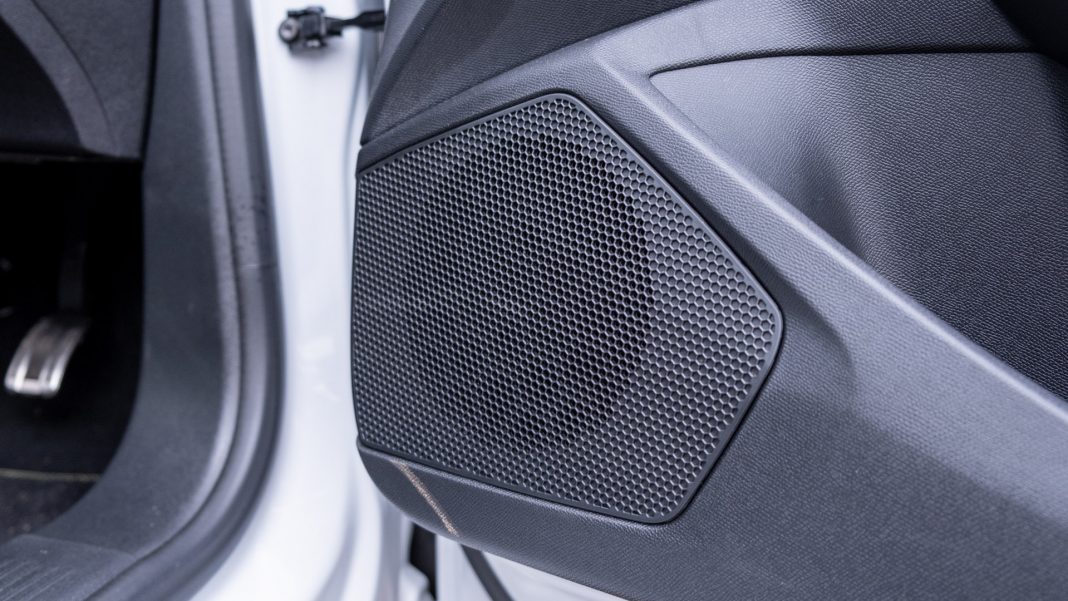 Peugeot e-308 front door speaker