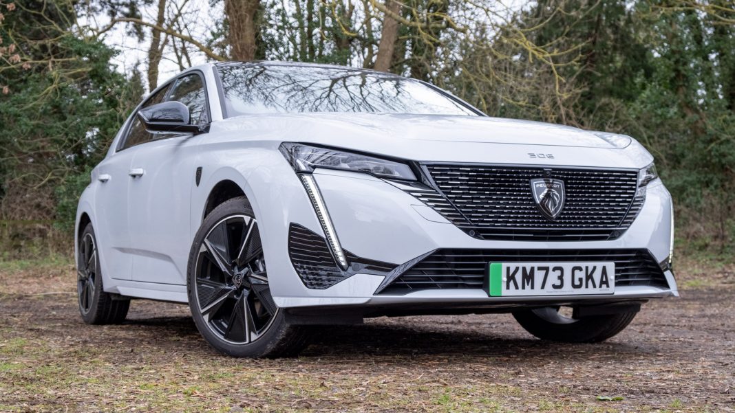 Peugeot e-308 range