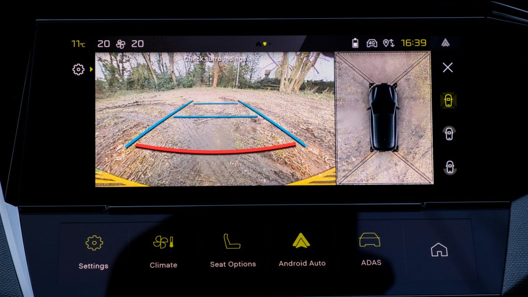 Peugeot e-308 rear camera