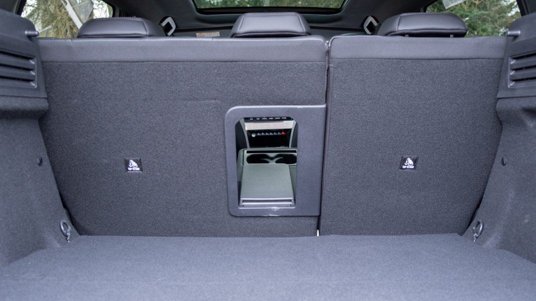 Peugeot e-308 ski latch