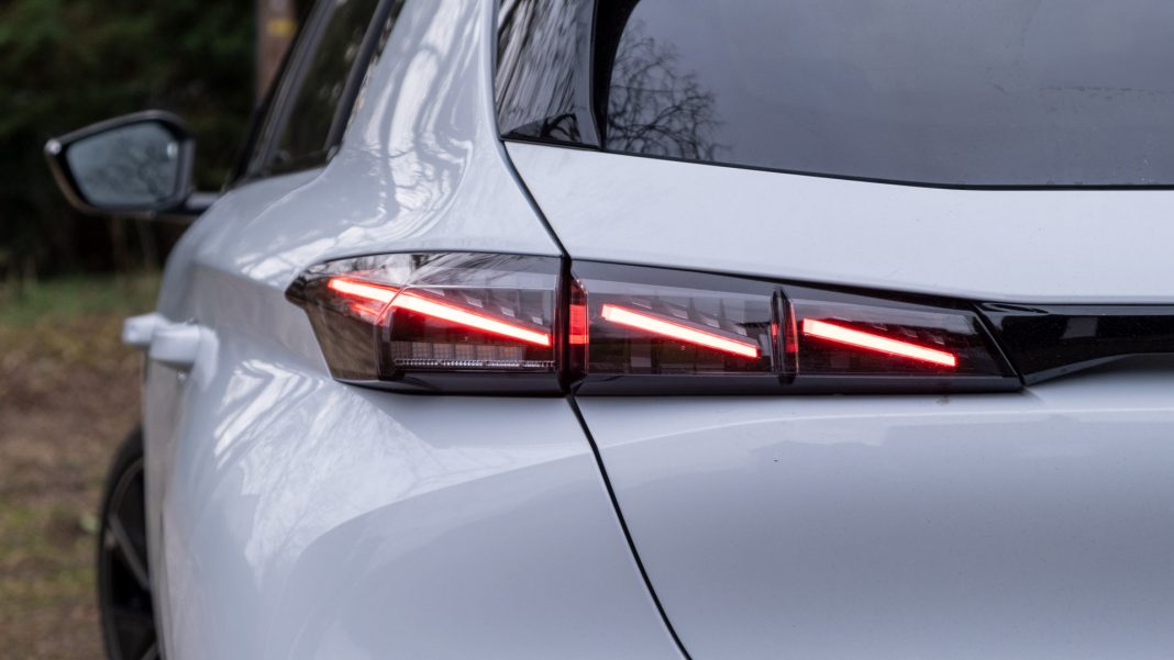 Peugeot e-308 taillights
