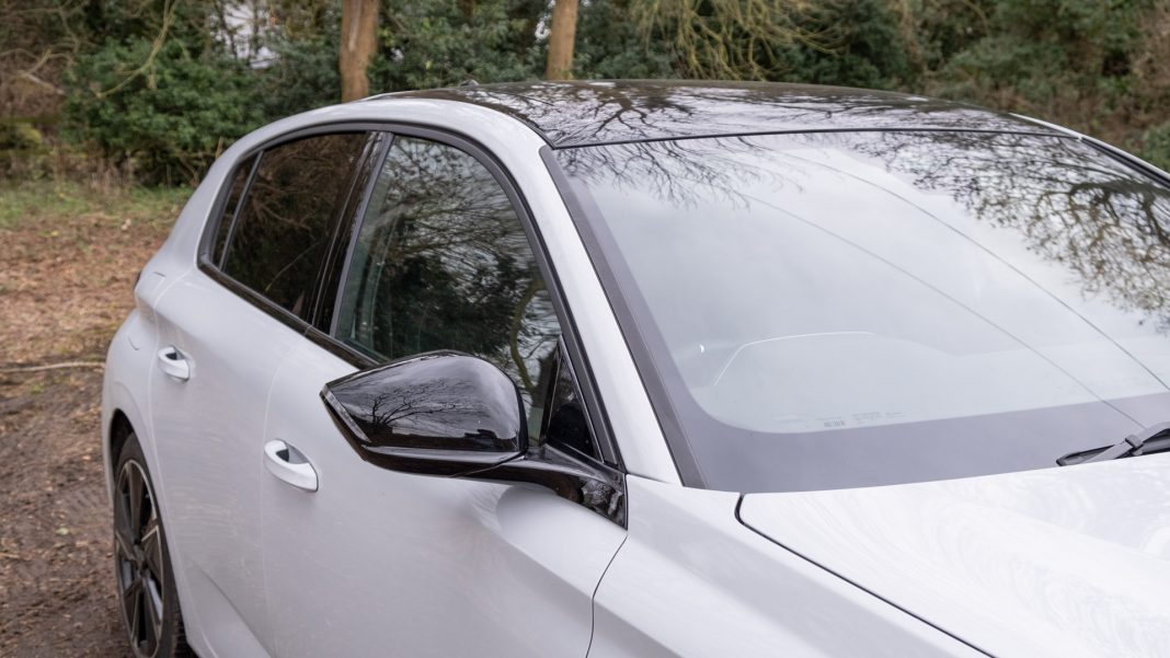 Peugeot e-308 visibility