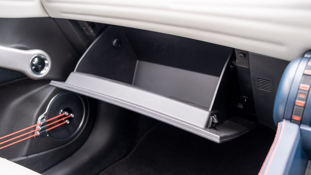 BYD Atto 3 glove box