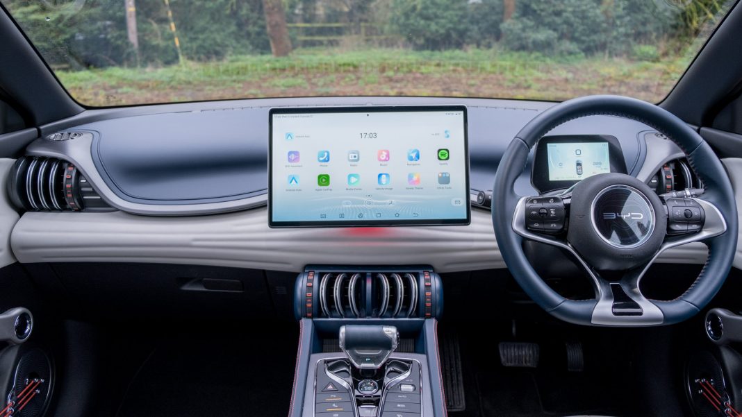 BYD Atto 3 screen landscape