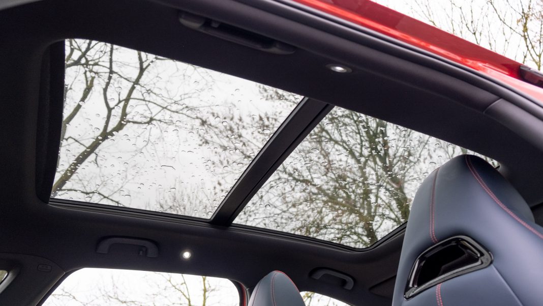 BYD Atto 3 sunroof design