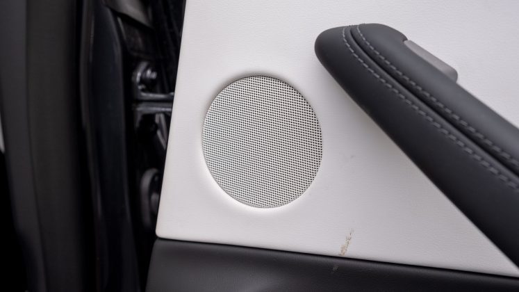 Tesla Model 3 RWD rear speaker