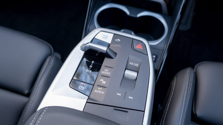 BMW iX2 buttons