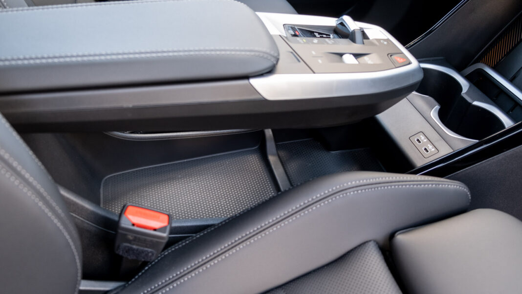 BMW iX2 centre console storage