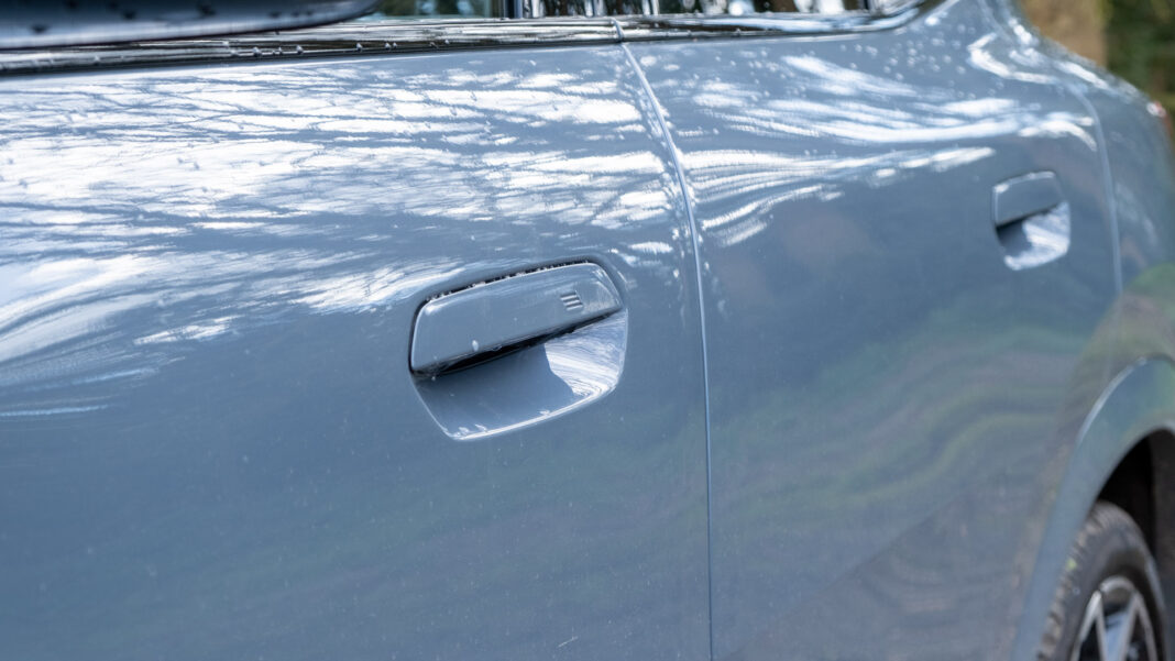 BMW iX2 door handles