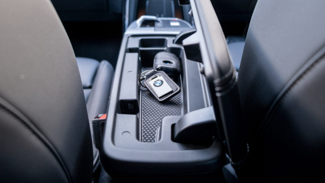 BMW iX2 storage space
