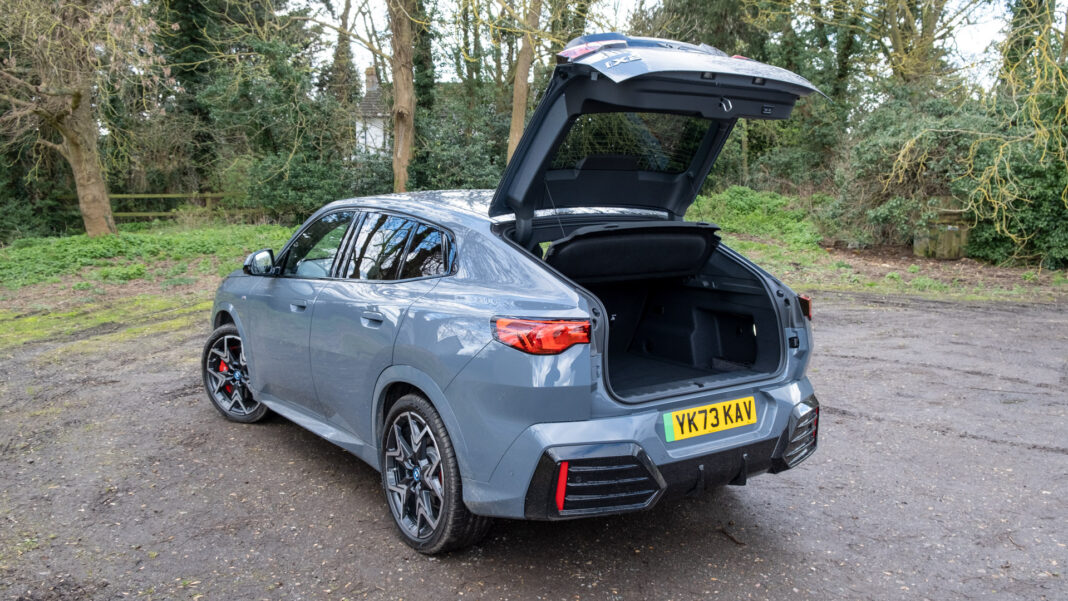 BMW iX2 tailgate