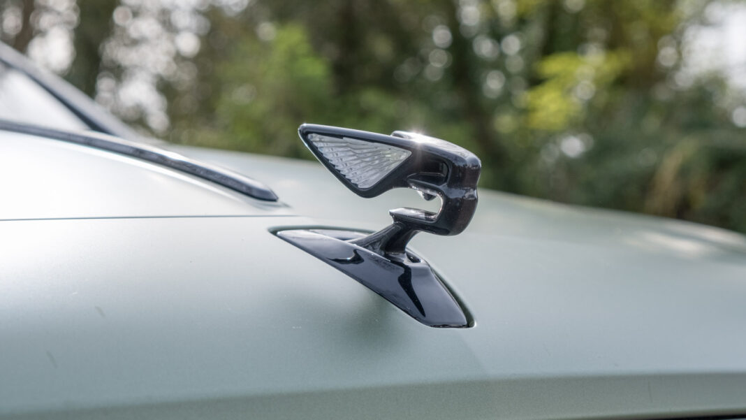 Bentley Flying Spur Hybrid Flying B