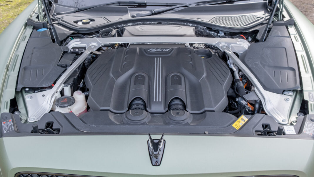 Bentley Flying Spur Hybrid V6