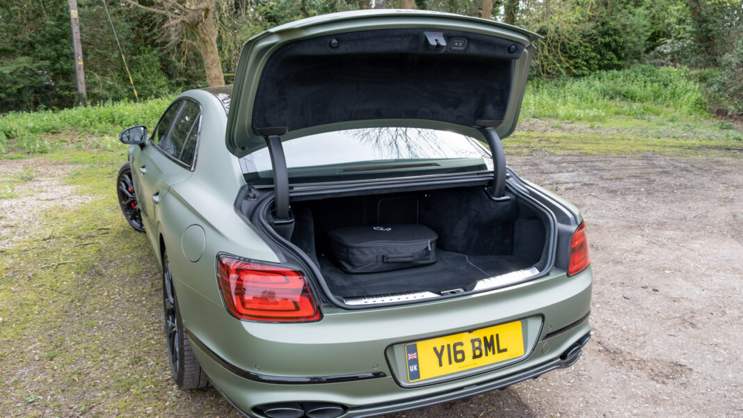 Bentley Flying Spur Hybrid boot