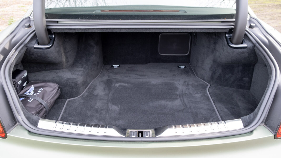 Bentley Flying Spur Hybrid boot space