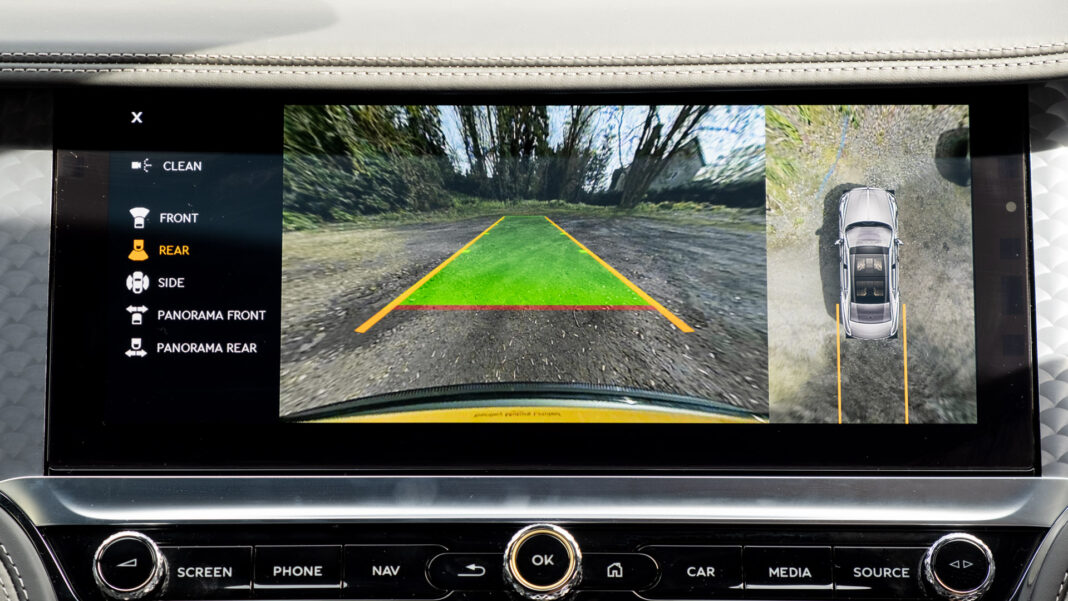 Bentley Flying Spur Hybrid camera