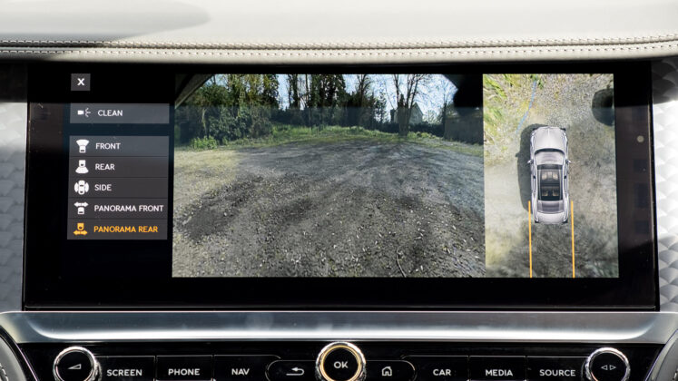 Bentley Flying Spur Hybrid camera look