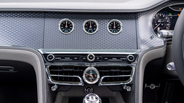 Bentley Flying Spur Hybrid dials