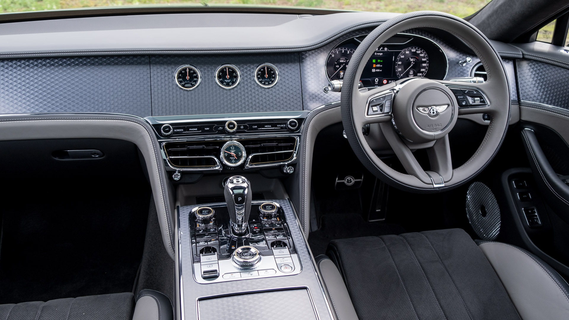 Bentley Flying Spur Hybrid dials design