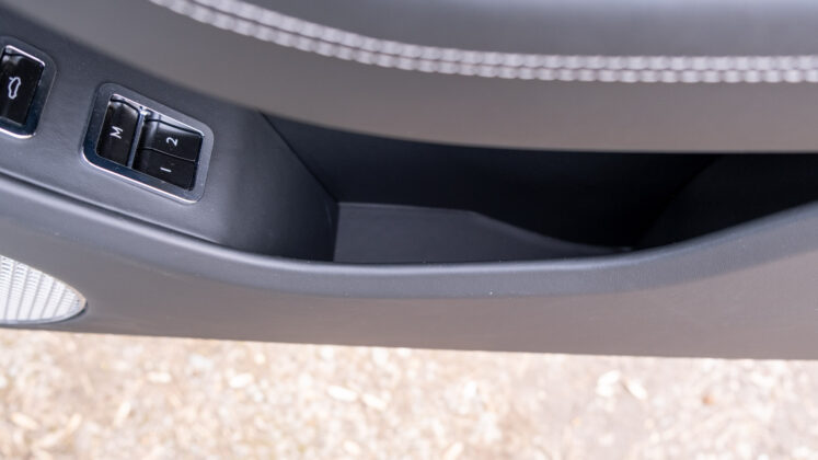 Bentley Flying Spur Hybrid front door compartment