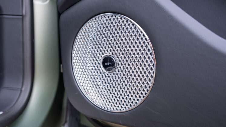 Bentley Flying Spur Hybrid front door speaker