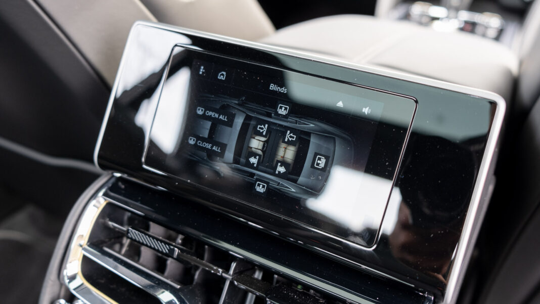Bentley Flying Spur Hybrid rear blinds