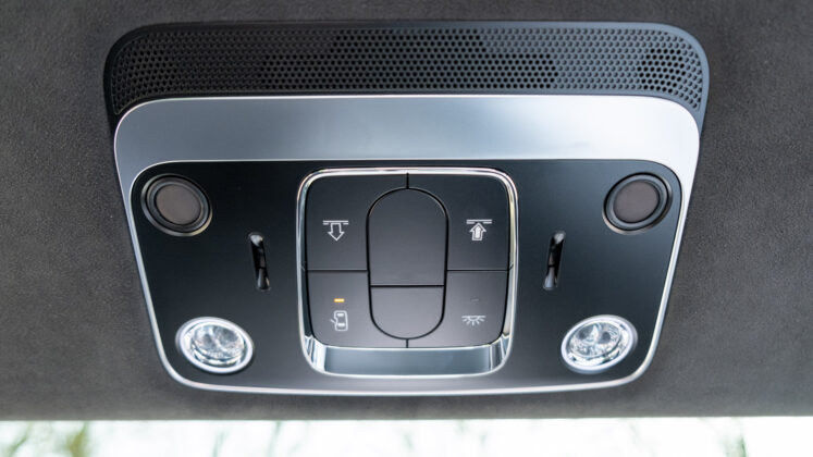 Bentley Flying Spur Hybrid rear controls