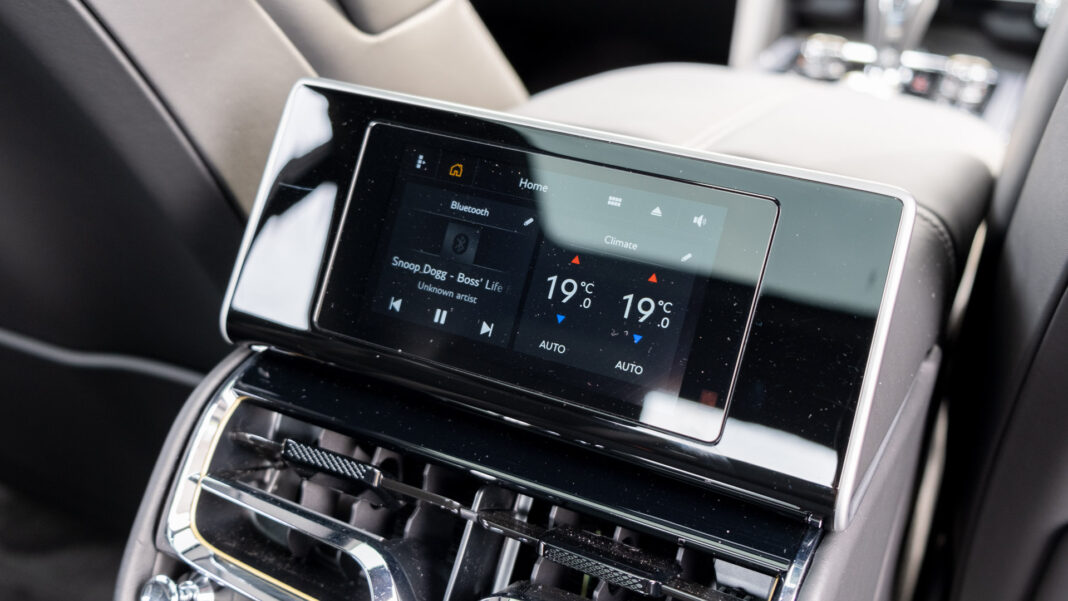 Bentley Flying Spur Hybrid rear screen