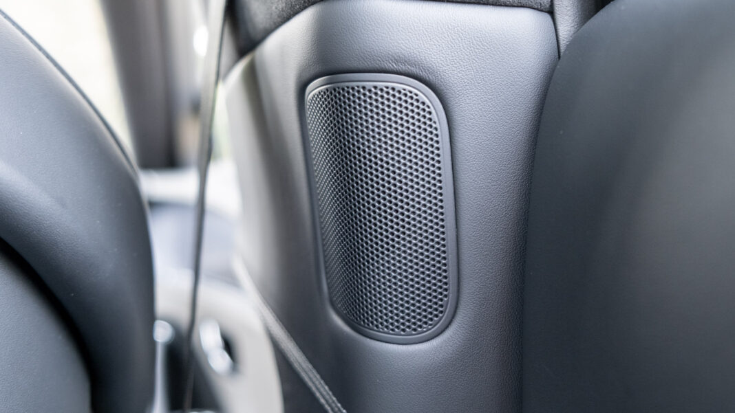 Bentley Flying Spur Hybrid rear speaker